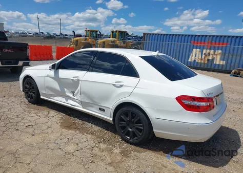 2013 Mercedes-Benz E 350 z USA, uszkodzony, nr VIN WDDHF5KBXDA706203